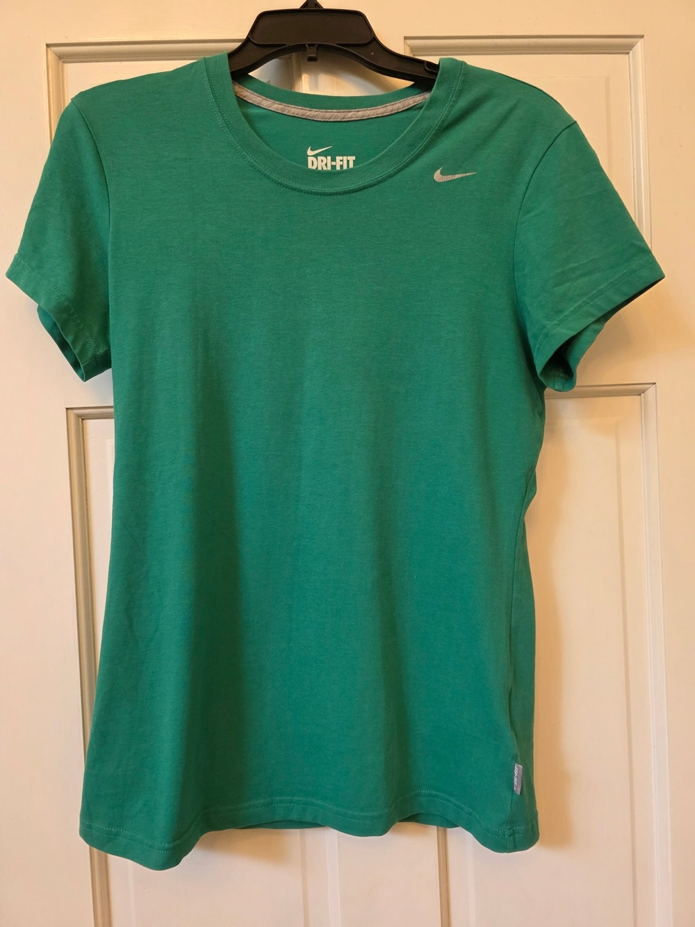 Nike Dri-FIT Short Sleeve Tee, Women's, Teal Green, Size Medium